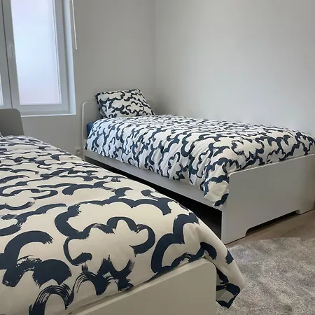 アパート Duplex Des Souverains ディナン