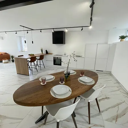 Duplex Des Souverains アパート *